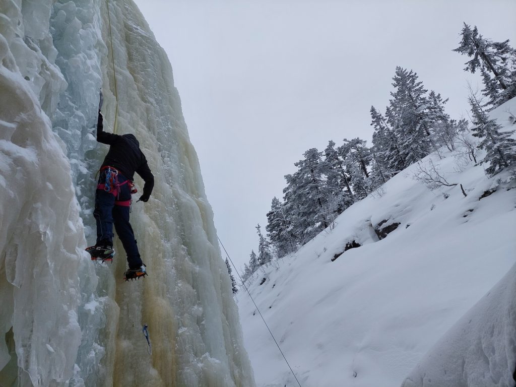 Én és a jégfelszökés meg a jégcsavar (Fotó: Tiszai Balázs)
