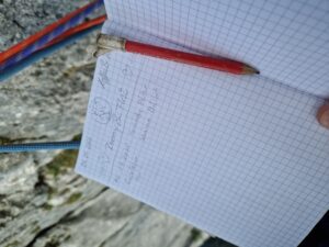 12_falkonyv_mi